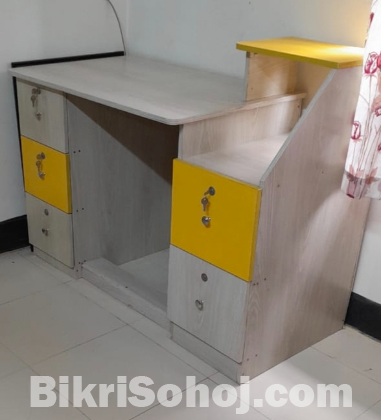 Office Table/ Study Table